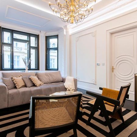 Antique Glam Apartment In Old Town Prague Exterior photo