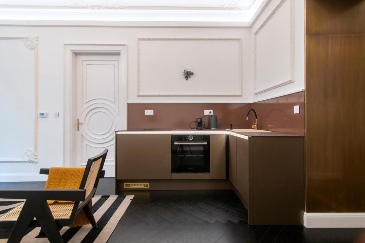 Antique Glam Apartment In Old Town Prague Exterior photo