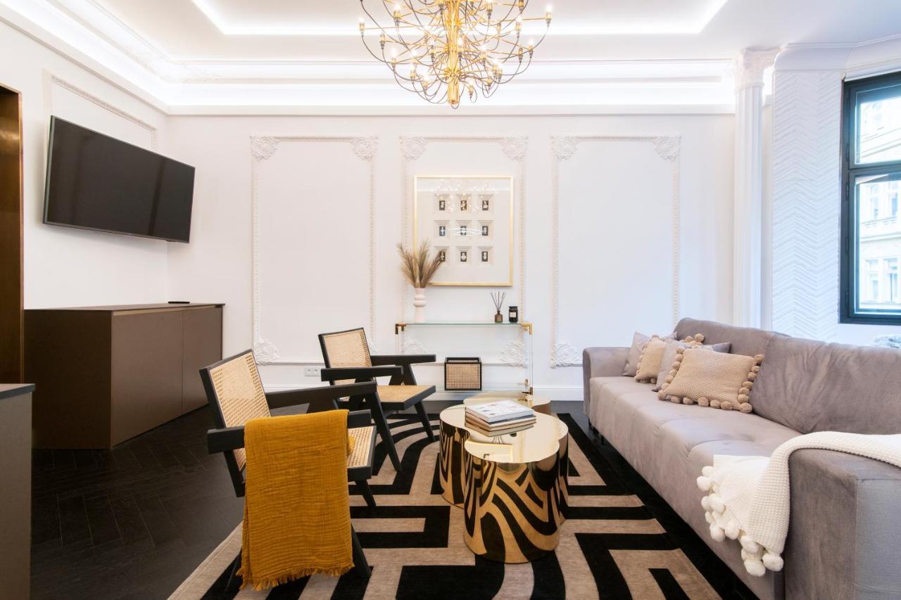 Antique Glam Apartment In Old Town Prague Exterior photo