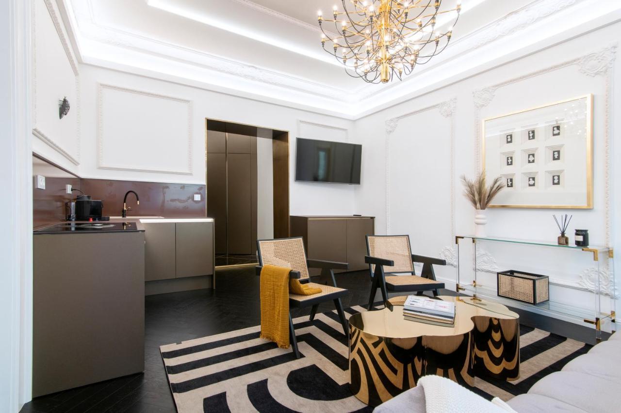 Antique Glam Apartment In Old Town Prague Exterior photo