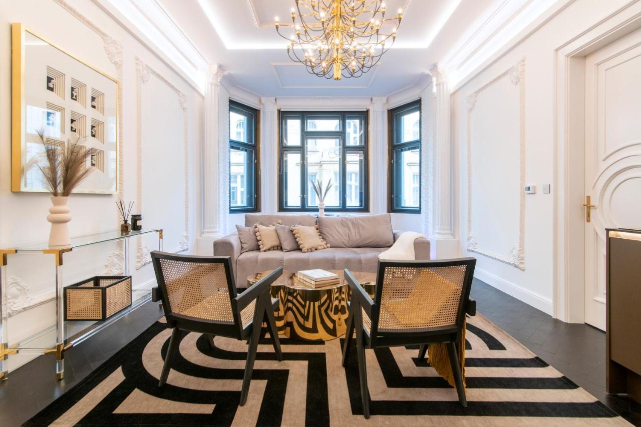 Antique Glam Apartment In Old Town Prague Exterior photo